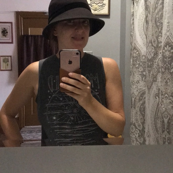 Cloche Style Hat - Picture 5 of 6